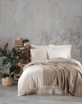 Постельное белье с пике Saheser - Dante beige евро 200*220 30215 фото